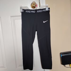 Black Nike pro leggings